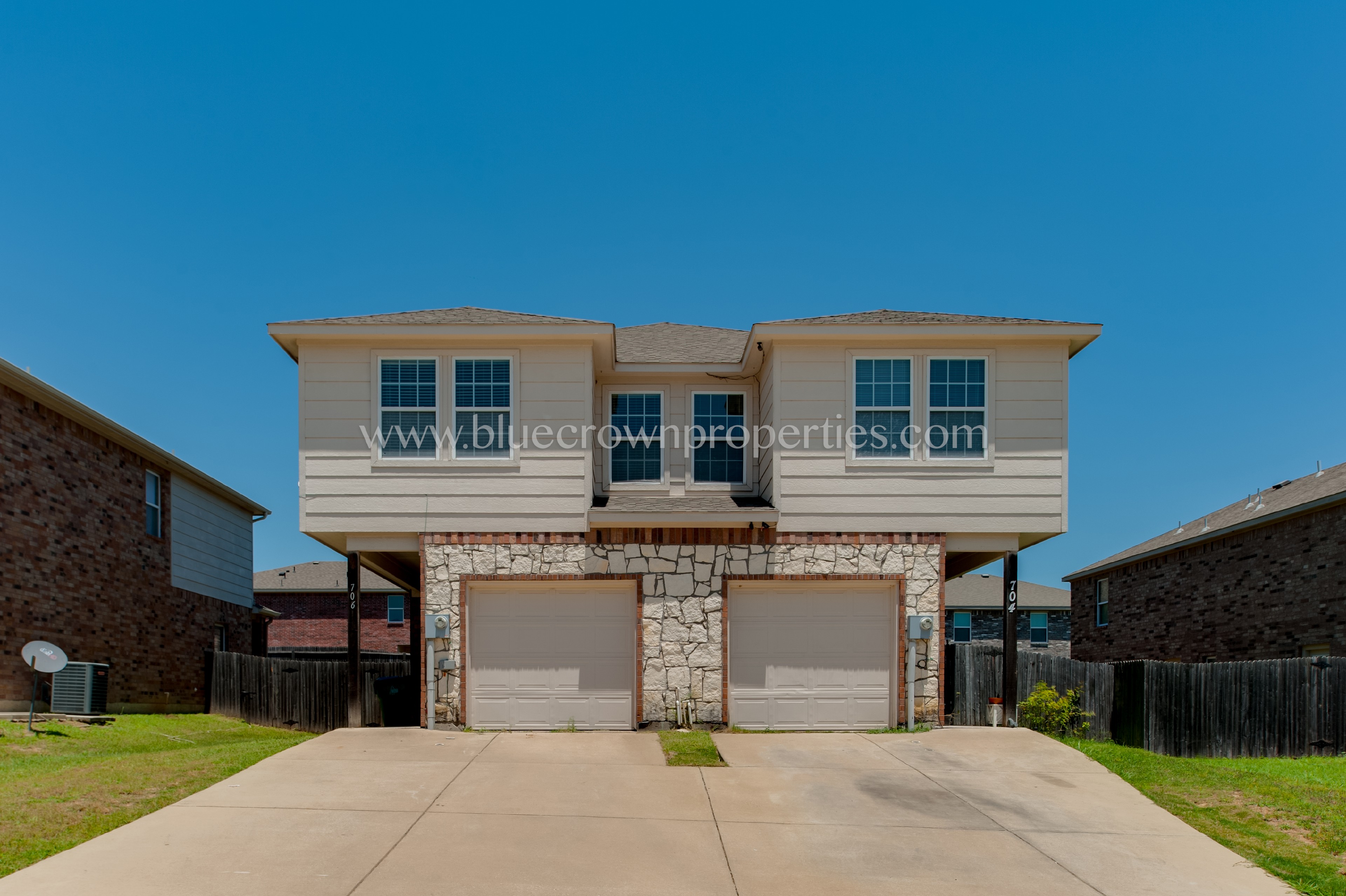 706 Parkplace Rdg — property photo 1