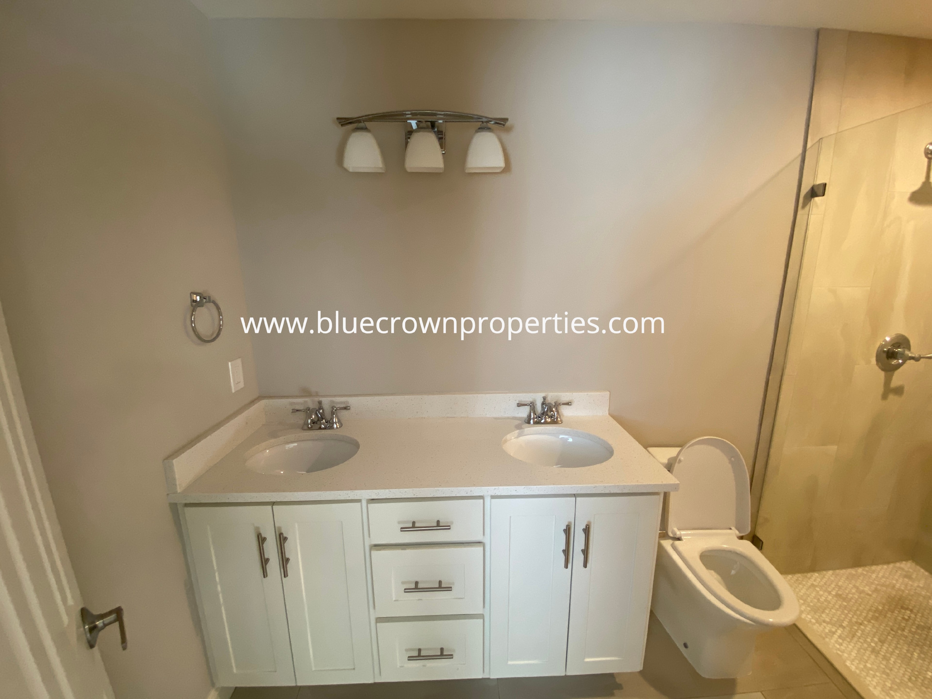 2032 Kings Road — property photo 4