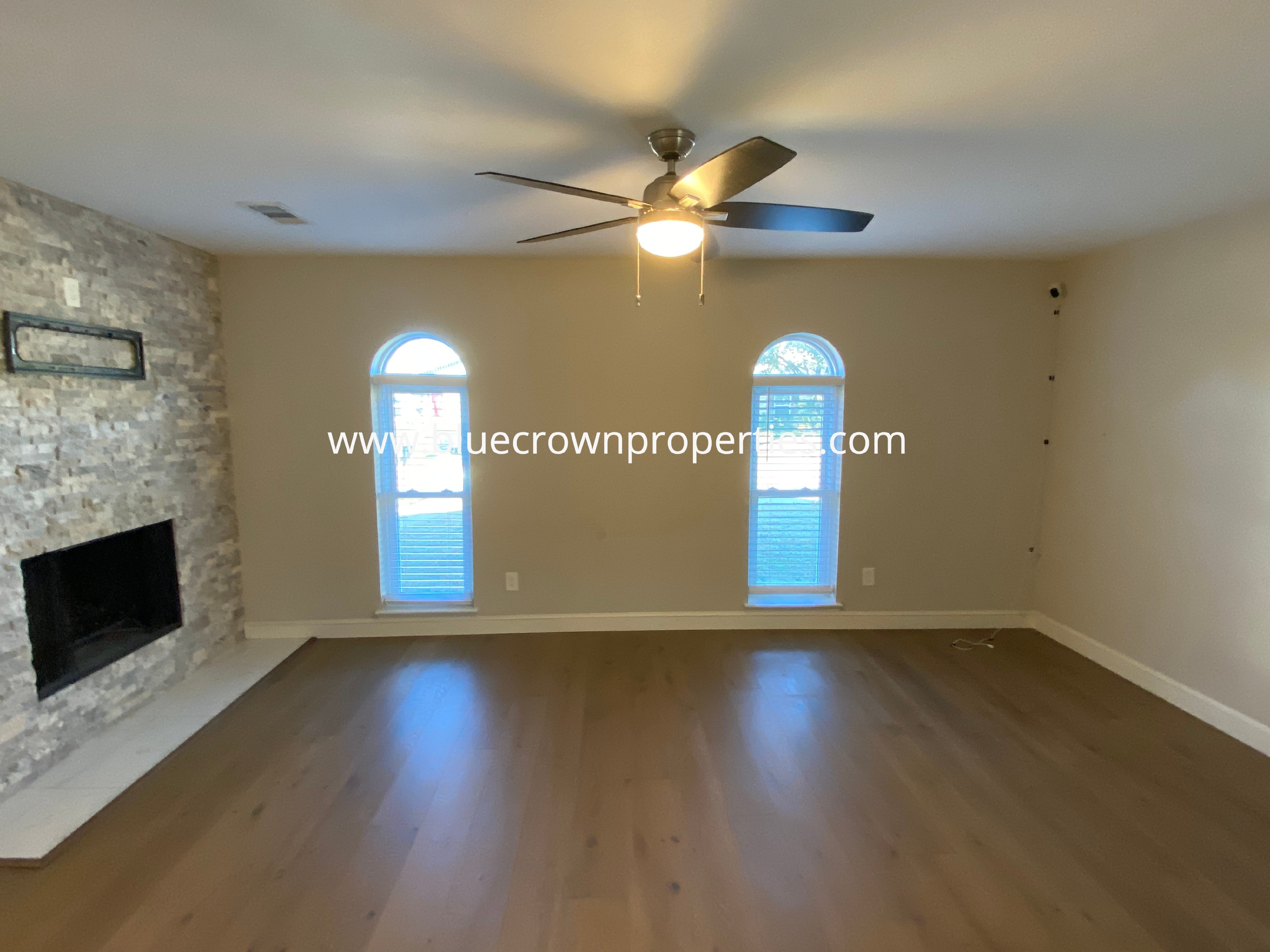 2032 Kings Road — property photo 5