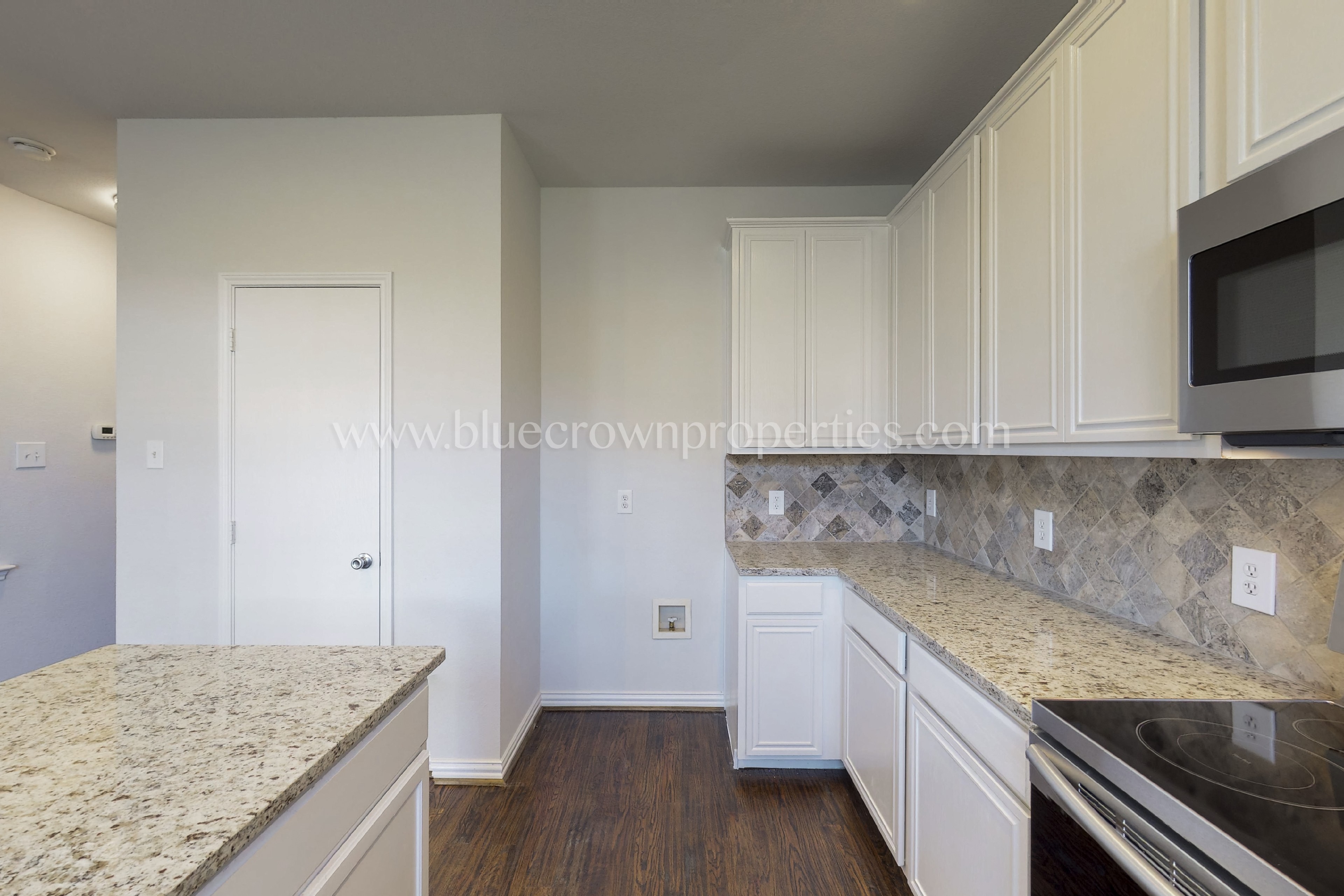 3208 Grant St — property photo 5