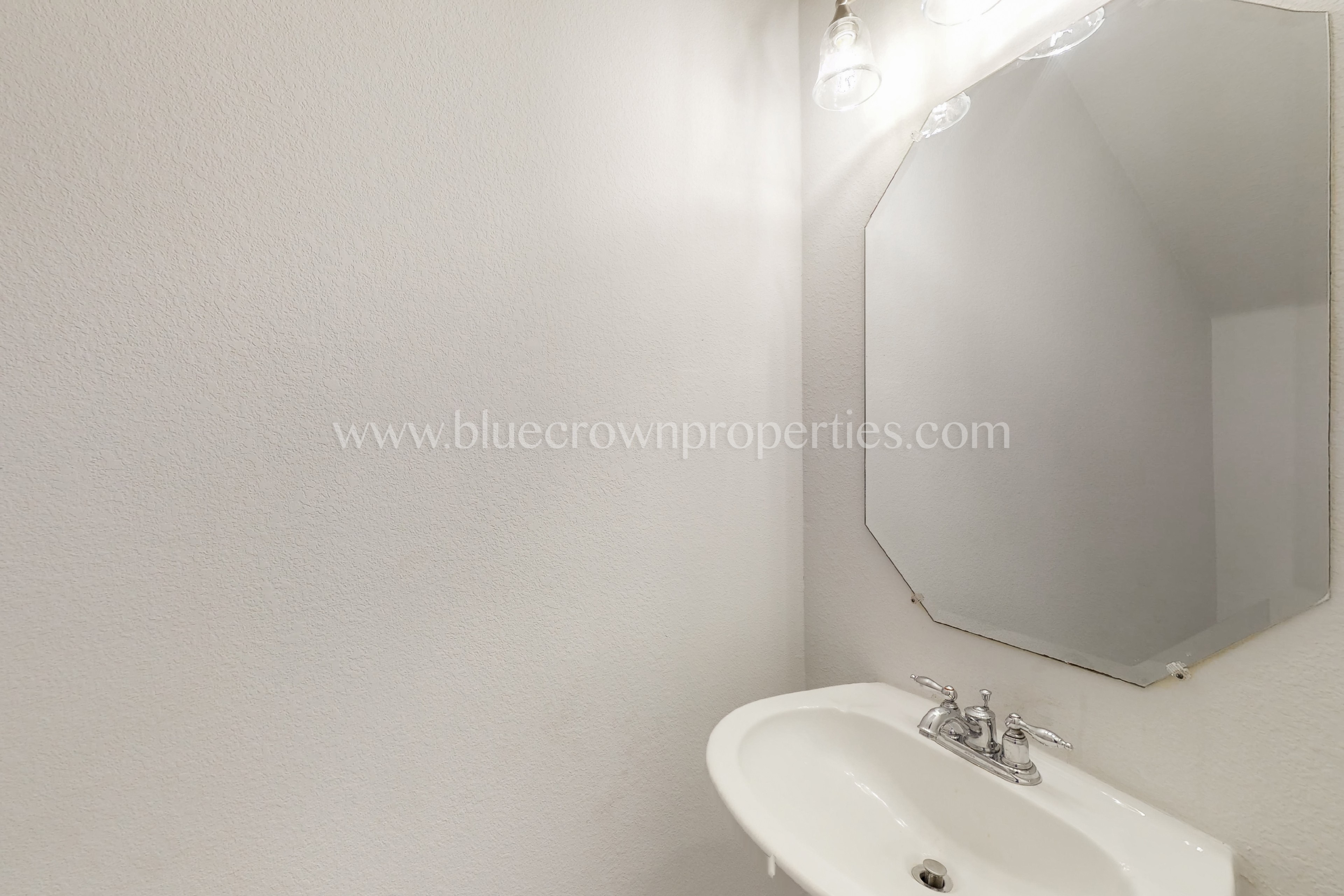 3208 Grant St — property photo 2