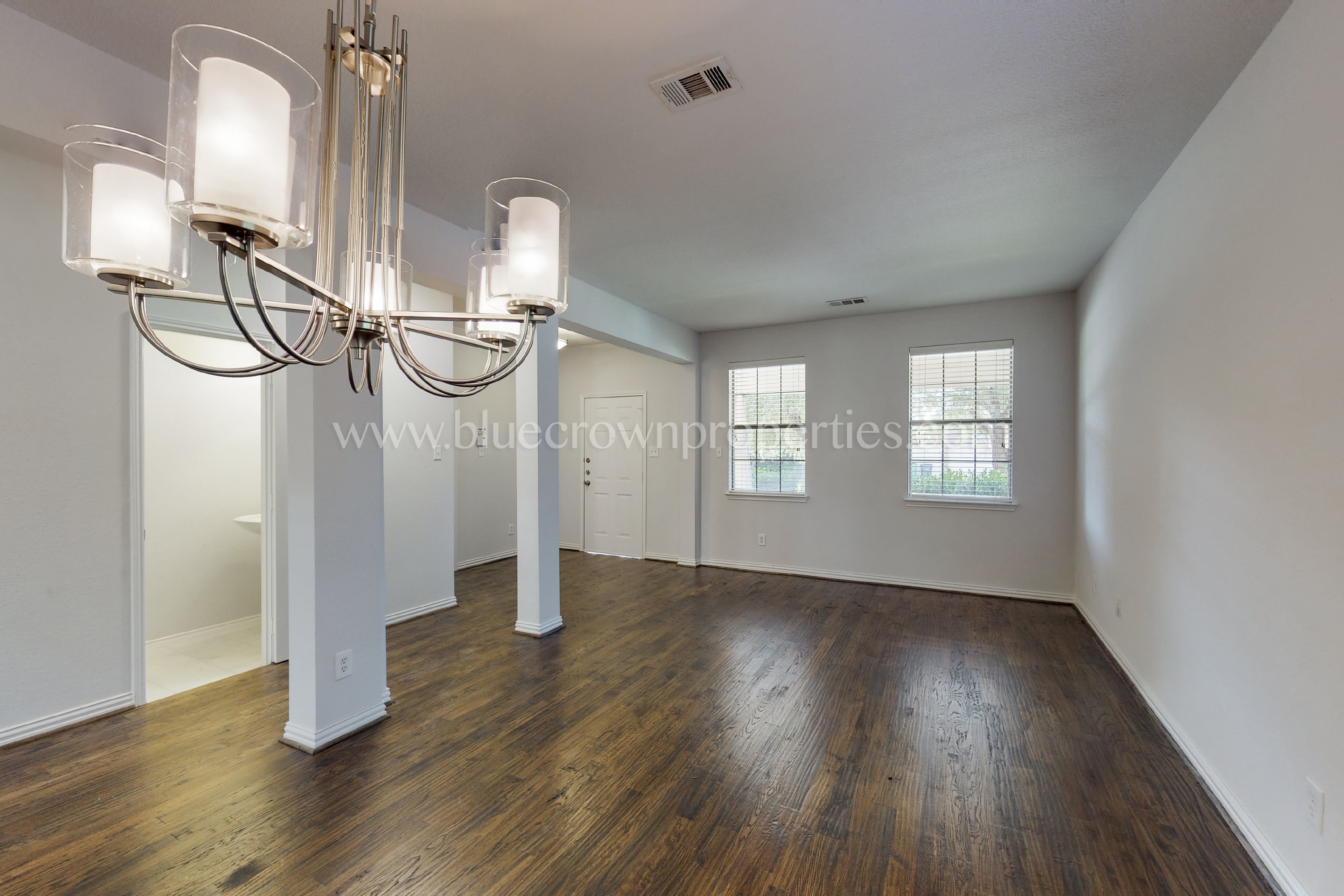3208 Grant St — property photo 4
