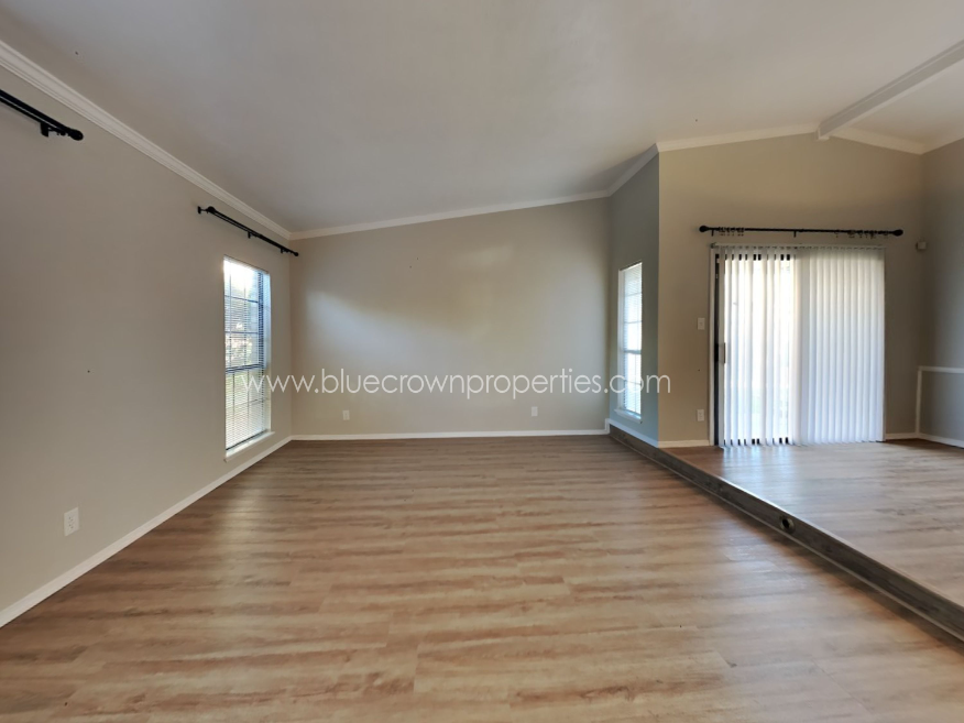 2112 Victoria Road — property photo 2