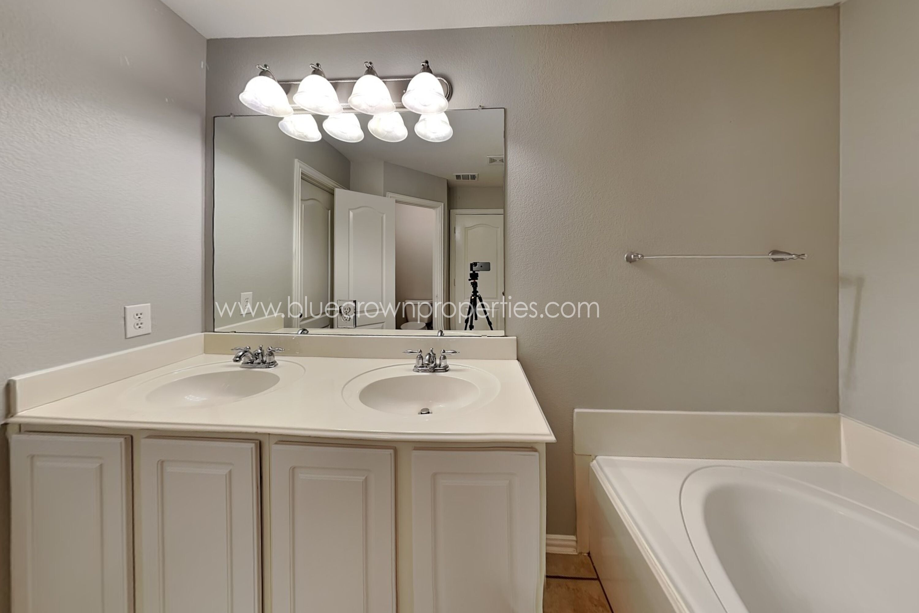 2713 Evening Mist Drive — property photo 3
