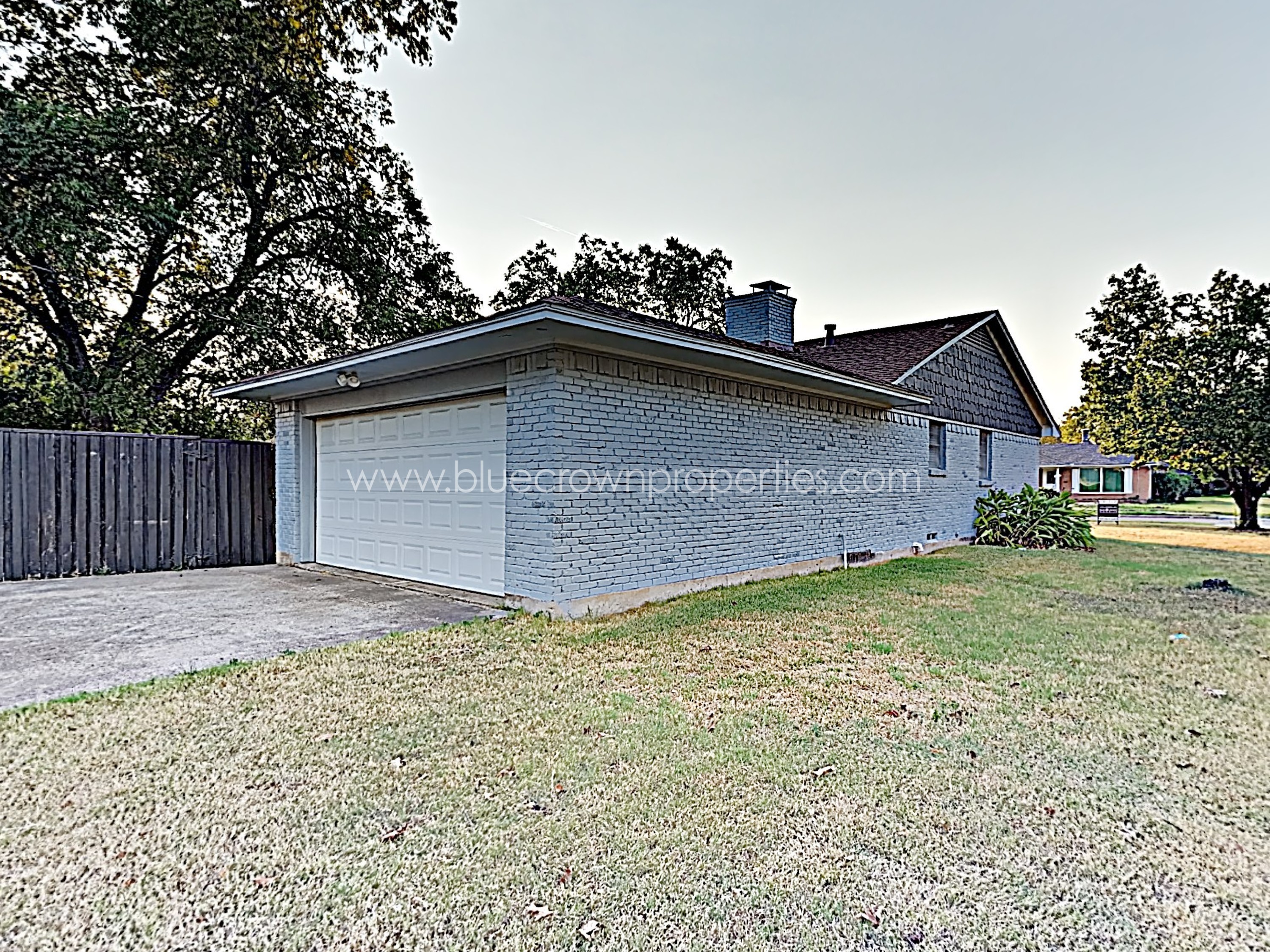 8476 Sweetwood Drive — property photo 2