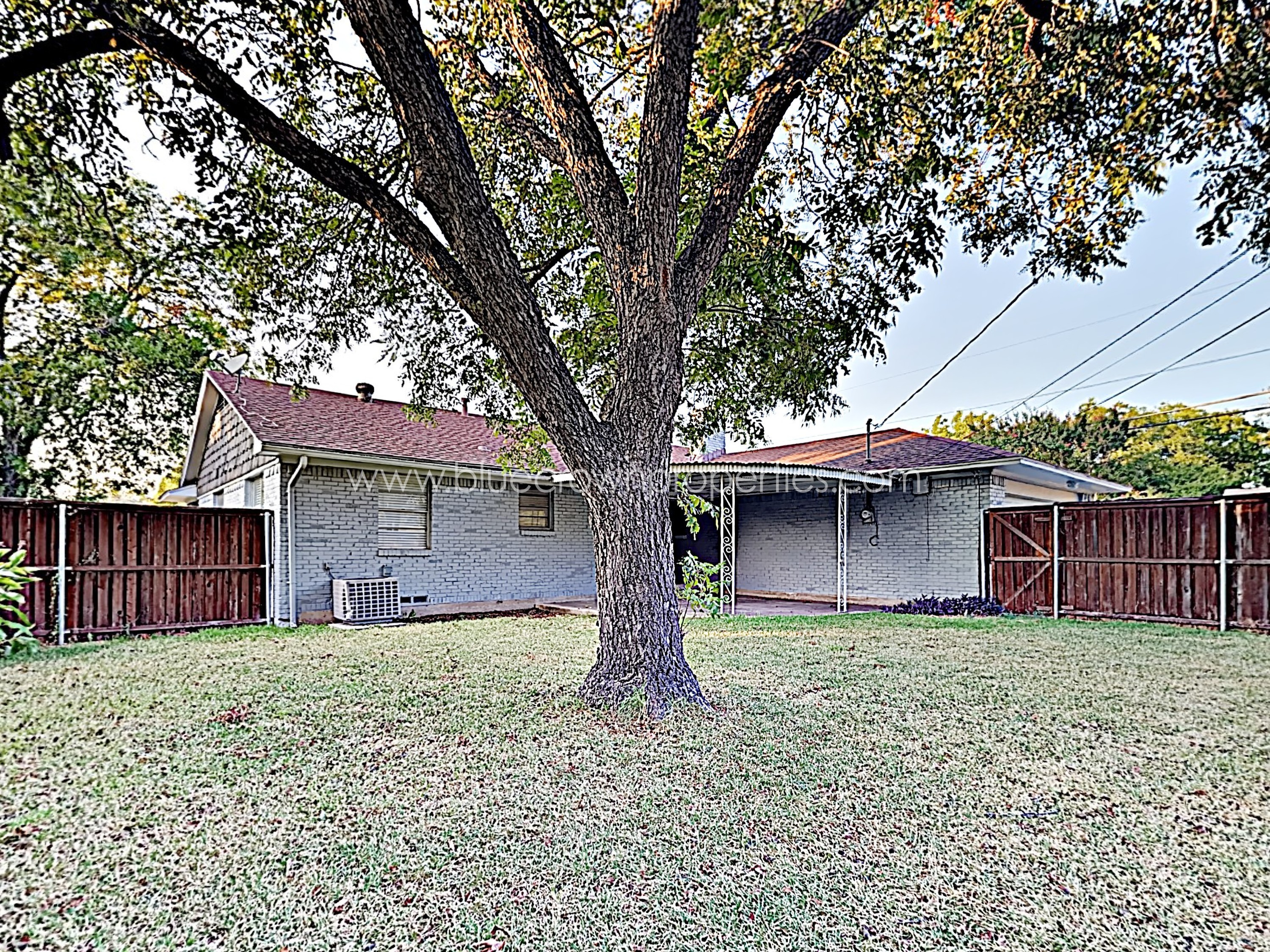 8476 Sweetwood Drive — property photo 3