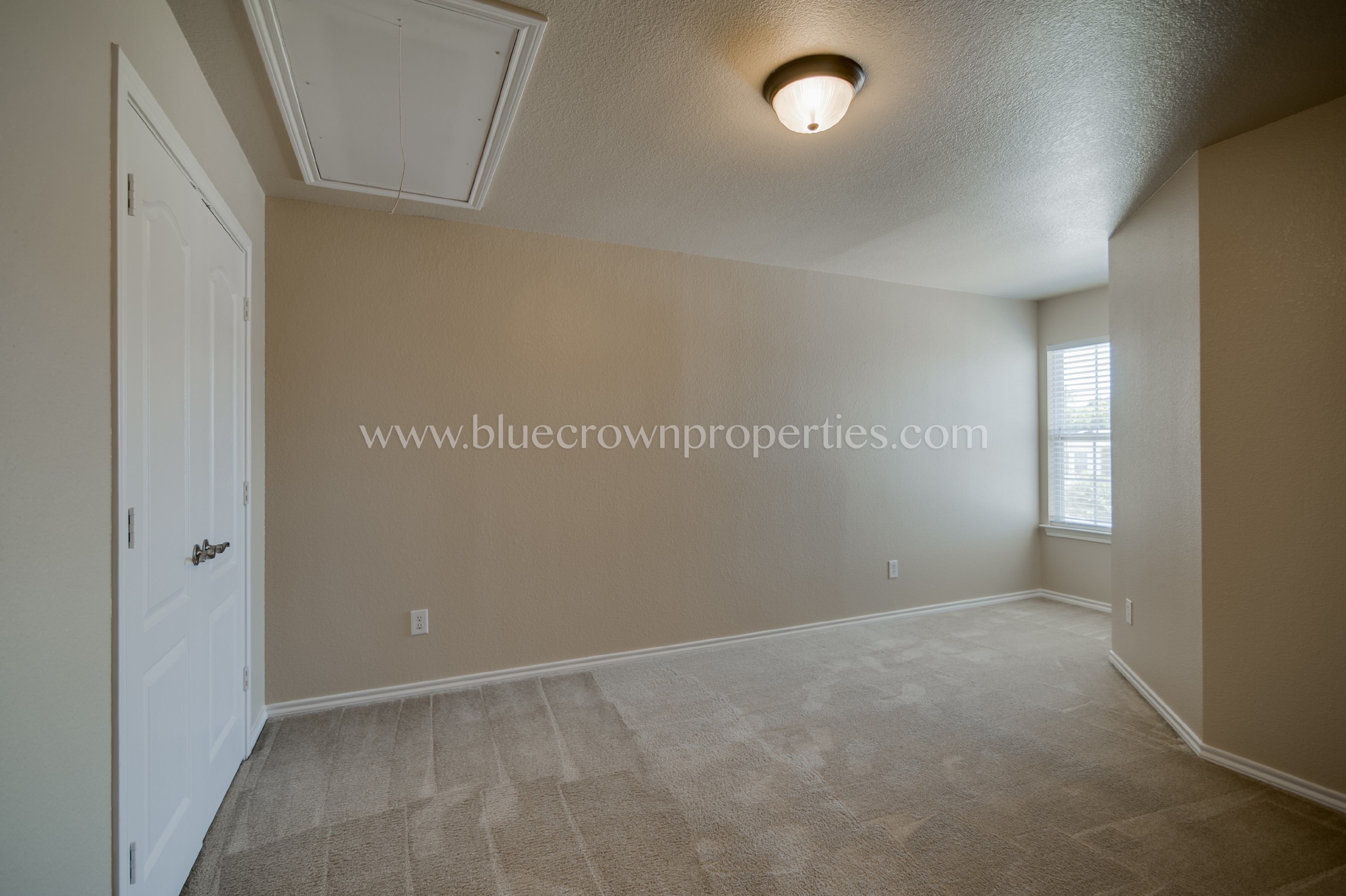 706 Parkplace Rdg — property photo 4
