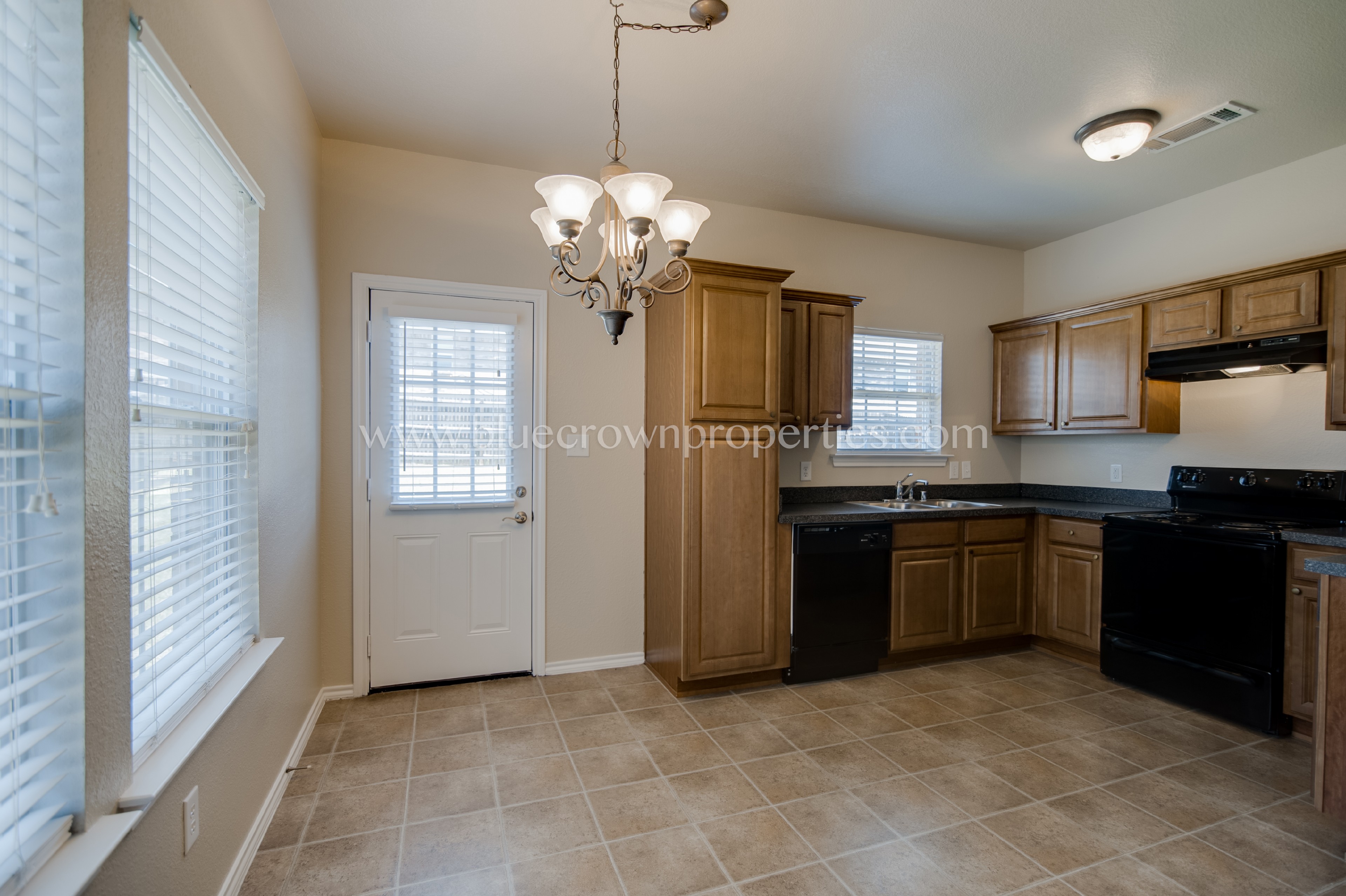 706 Parkplace Rdg — property photo 3