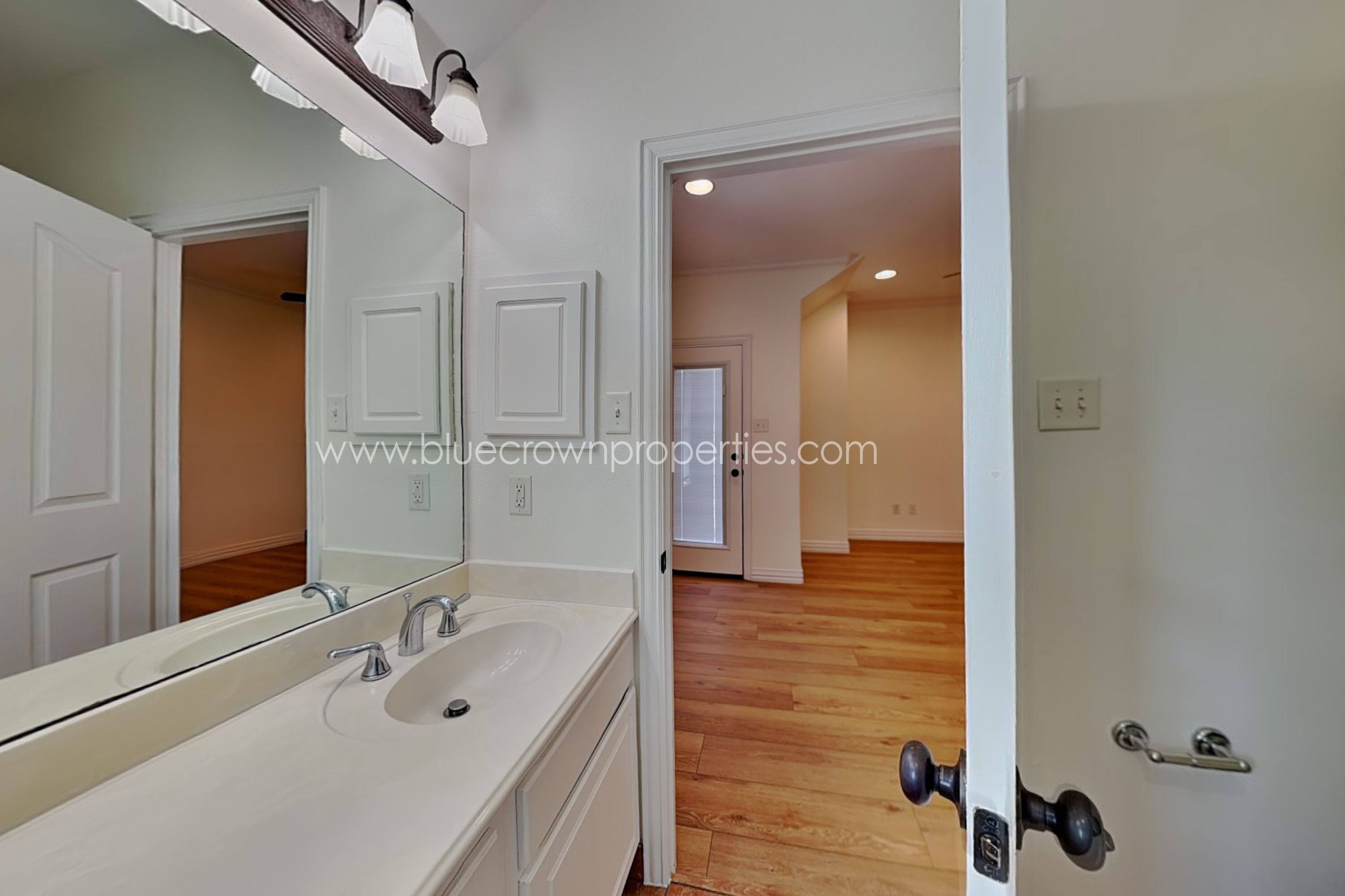 6121 Oram Street unit a — property photo 3