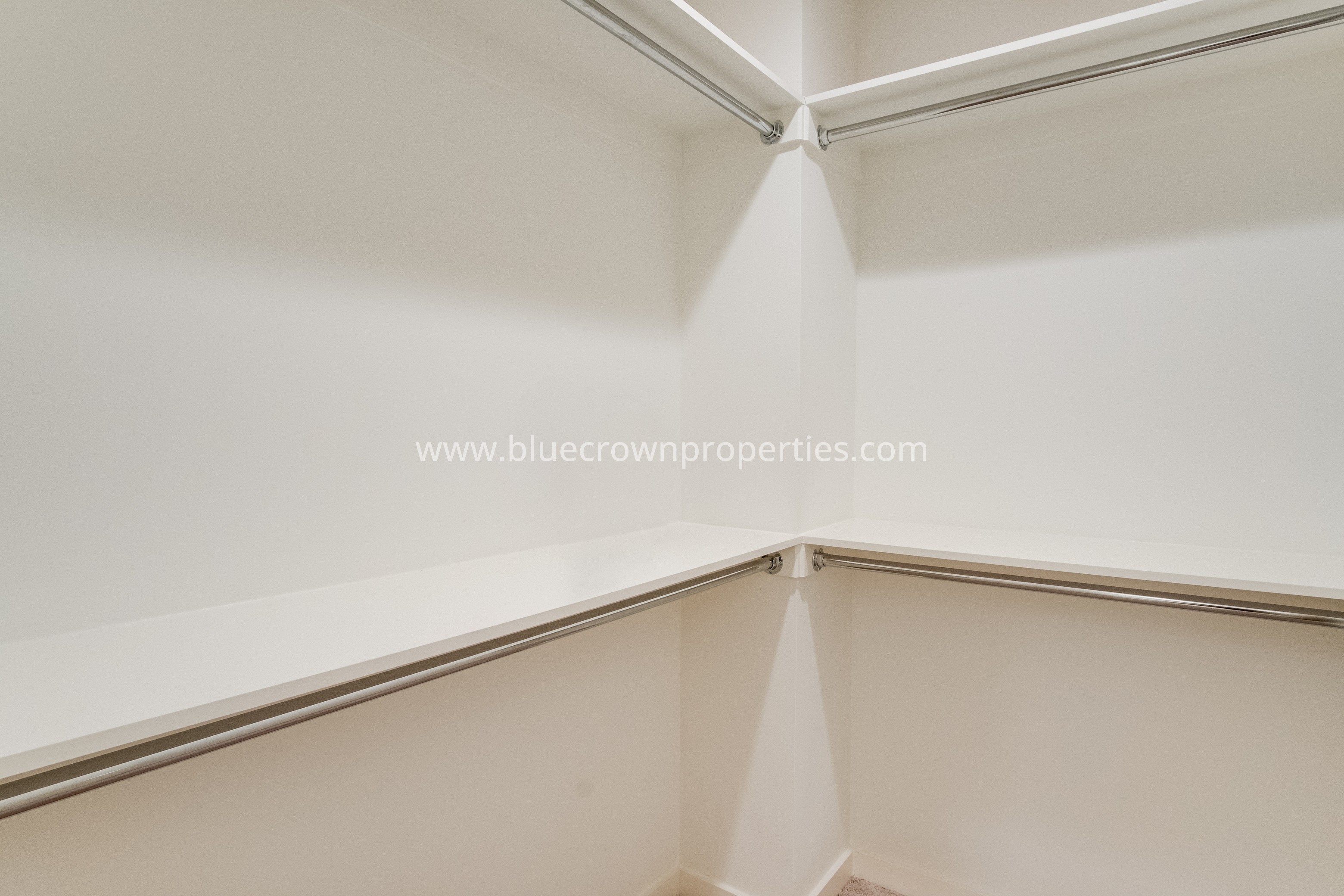 1515 S Akard St Apt 402 — property photo 3