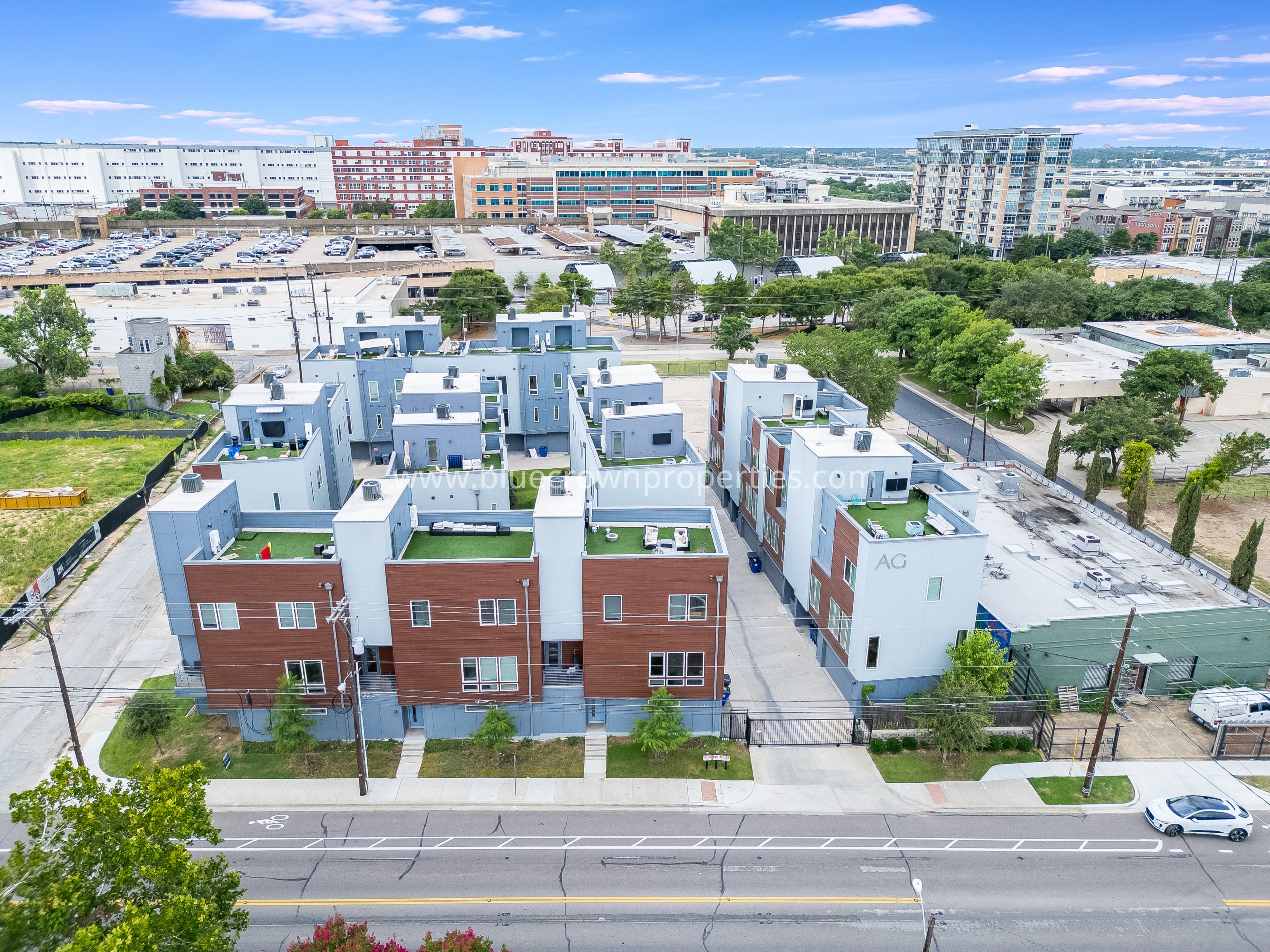 1515 S Akard St Apt 402 — property photo 1